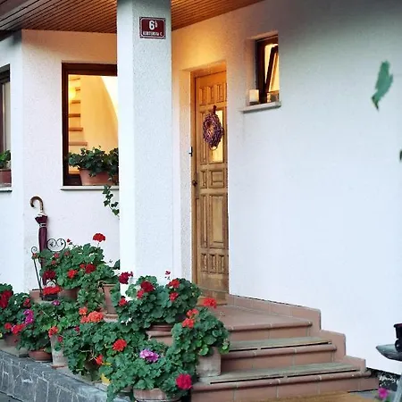 Nastanitev v družini Art&deco *