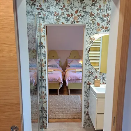 Ostanak kod kuće Art&deco