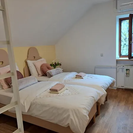 Ostanak kod kuće Art&deco